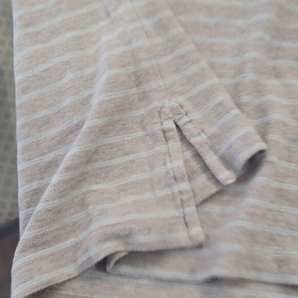 TOMMY Hilfiger Polo Shirt Large - Picture 4 of 6